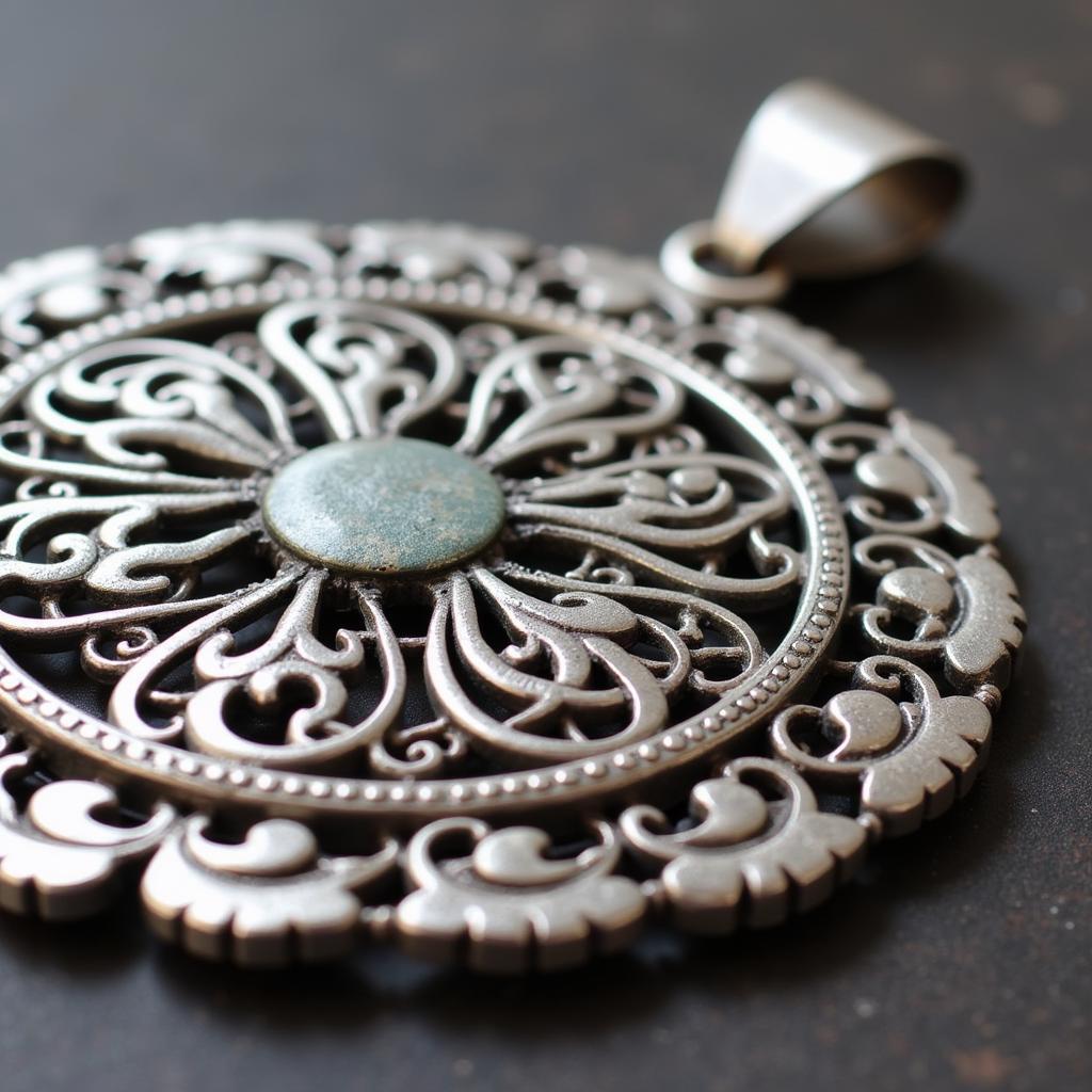 Art Deco filigree pendant in sterling silver