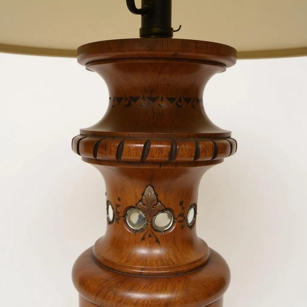 Characteristics of a tramp art lamp