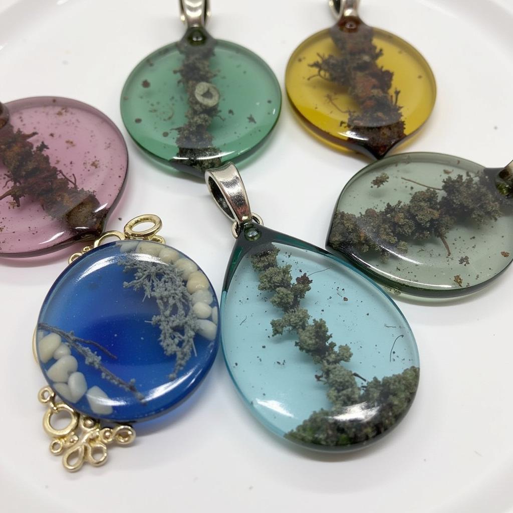 Glass Cremation Art Pendants: A Variety of Colors and Designs